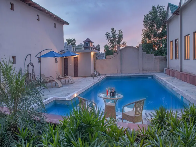 Corbett Vow Resort swimming pool