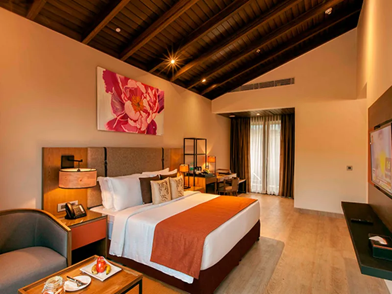 Lemon Tree Hotel Room3